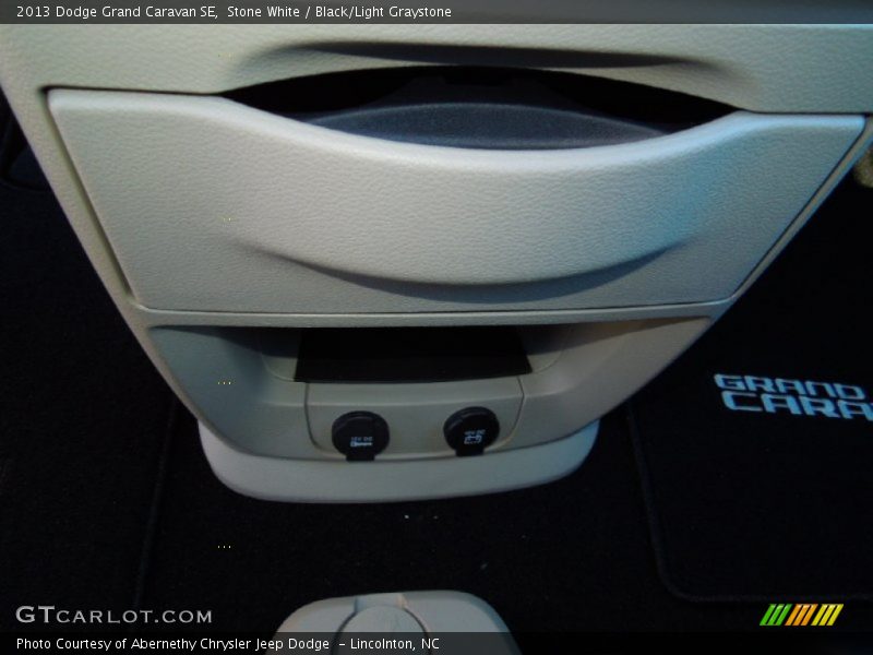 Stone White / Black/Light Graystone 2013 Dodge Grand Caravan SE