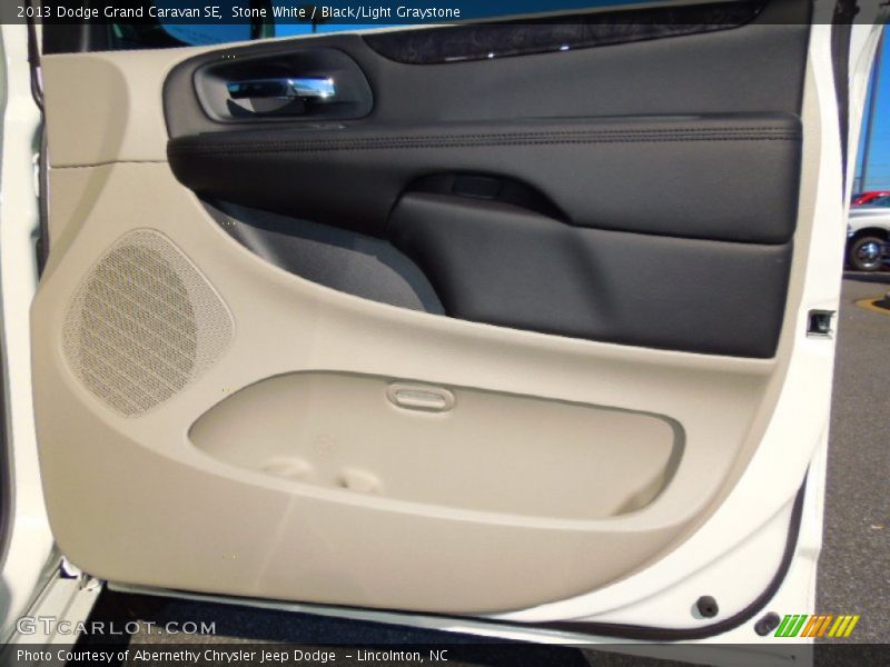 Stone White / Black/Light Graystone 2013 Dodge Grand Caravan SE