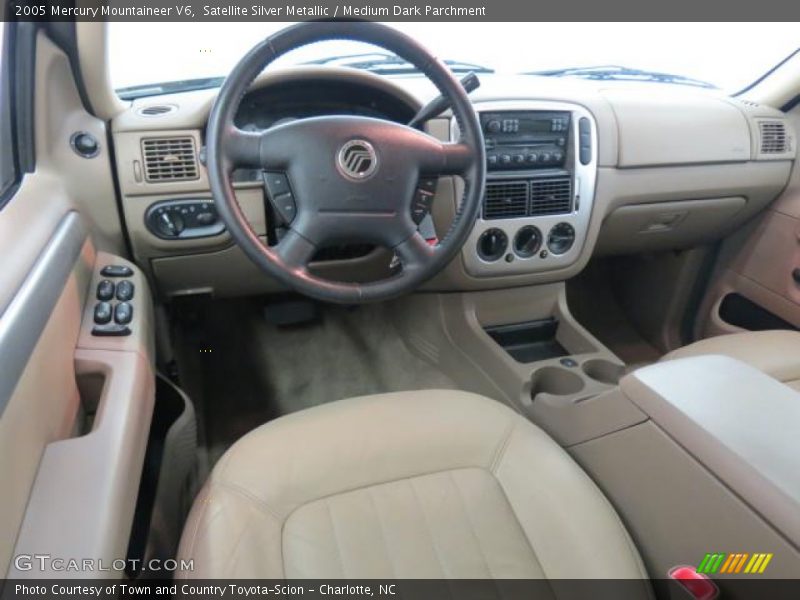 Satellite Silver Metallic / Medium Dark Parchment 2005 Mercury Mountaineer V6