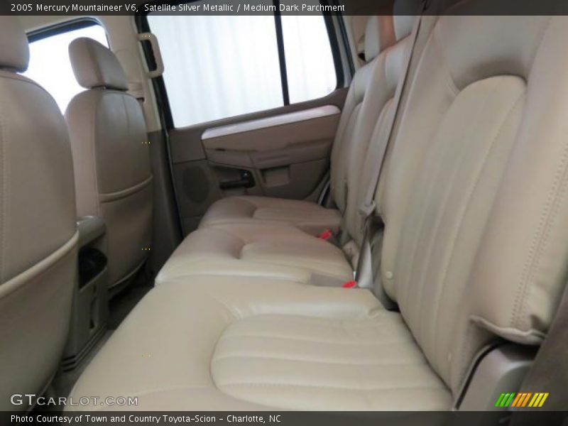 Satellite Silver Metallic / Medium Dark Parchment 2005 Mercury Mountaineer V6