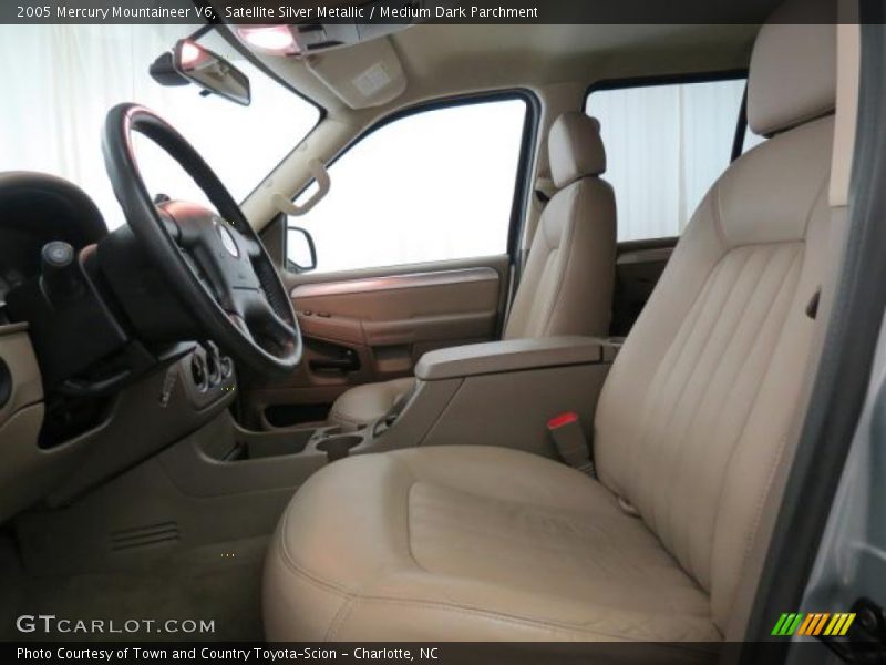 Satellite Silver Metallic / Medium Dark Parchment 2005 Mercury Mountaineer V6