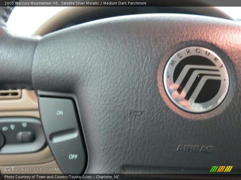 Satellite Silver Metallic / Medium Dark Parchment 2005 Mercury Mountaineer V6