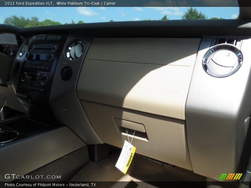 White Platinum Tri-Coat / Camel 2013 Ford Expedition XLT