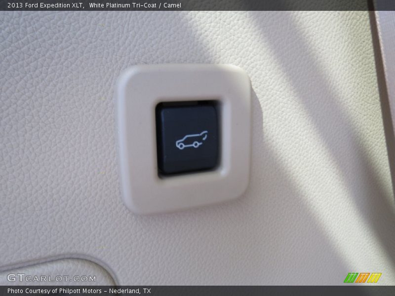 White Platinum Tri-Coat / Camel 2013 Ford Expedition XLT