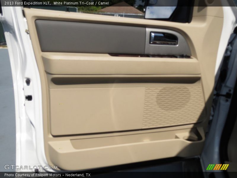 White Platinum Tri-Coat / Camel 2013 Ford Expedition XLT