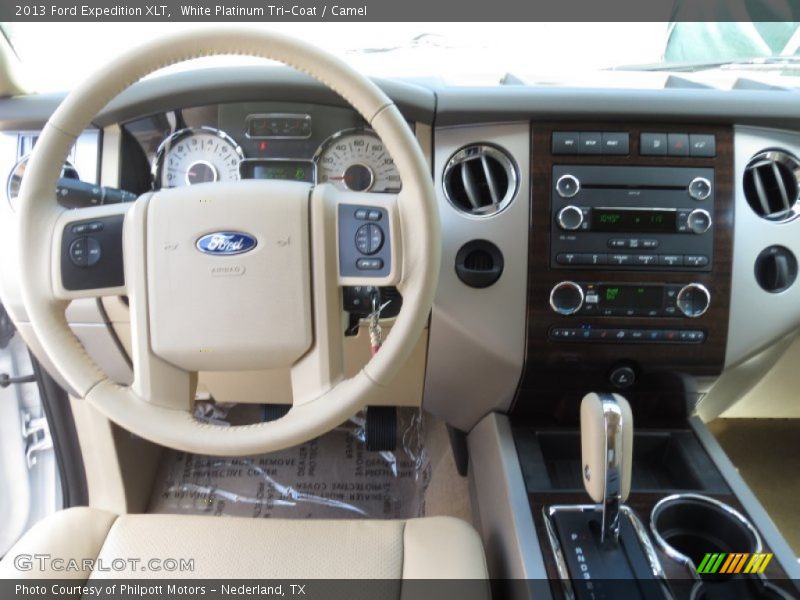 White Platinum Tri-Coat / Camel 2013 Ford Expedition XLT
