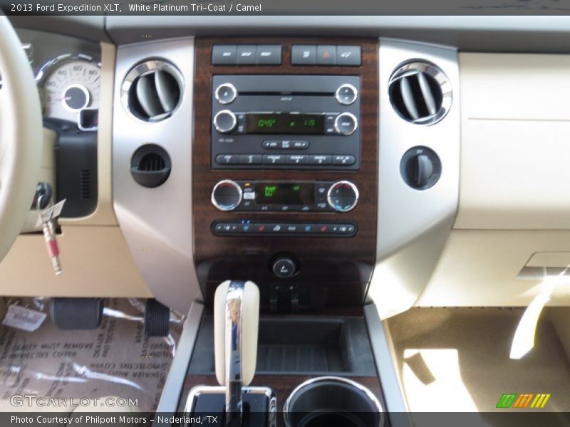 White Platinum Tri-Coat / Camel 2013 Ford Expedition XLT