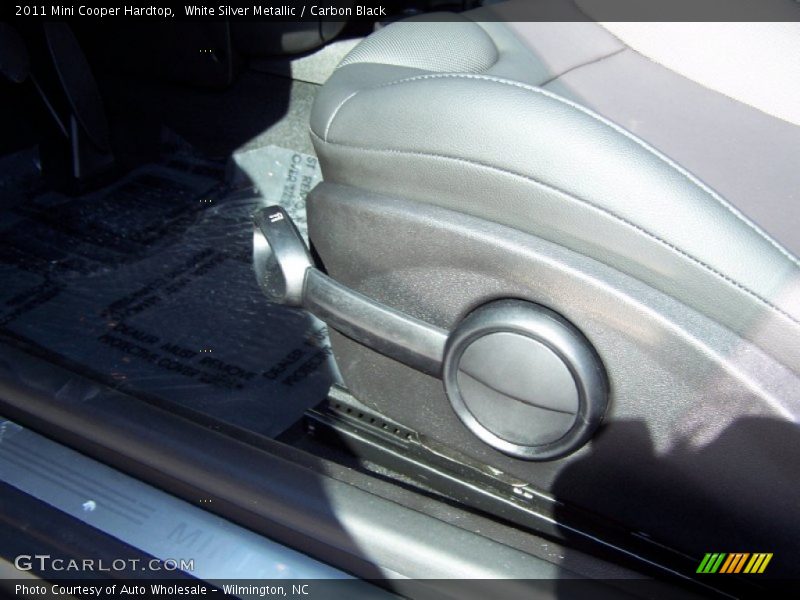 White Silver Metallic / Carbon Black 2011 Mini Cooper Hardtop