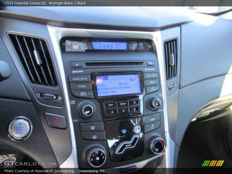 Midnight Black / Black 2013 Hyundai Sonata SE