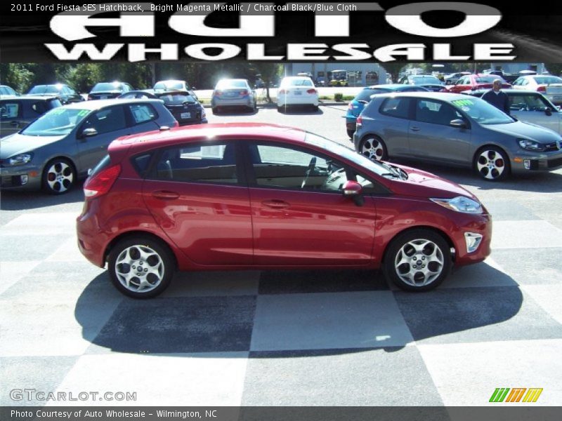 Bright Magenta Metallic / Charcoal Black/Blue Cloth 2011 Ford Fiesta SES Hatchback