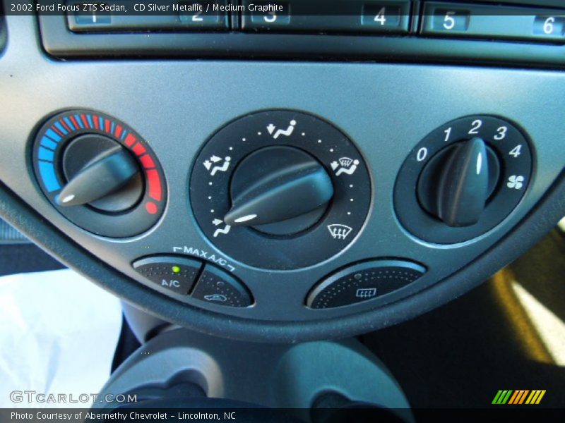 CD Silver Metallic / Medium Graphite 2002 Ford Focus ZTS Sedan