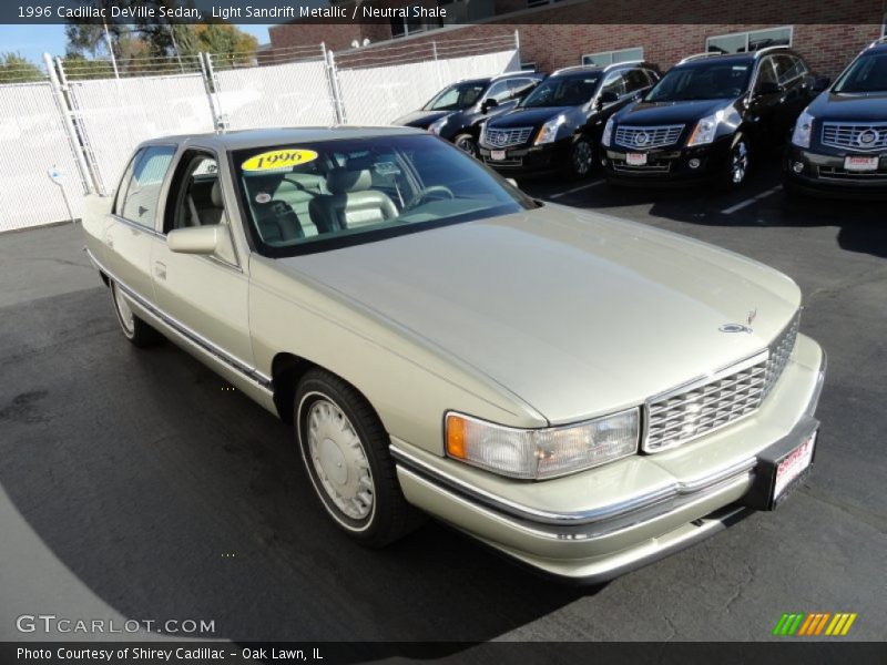 Light Sandrift Metallic / Neutral Shale 1996 Cadillac DeVille Sedan