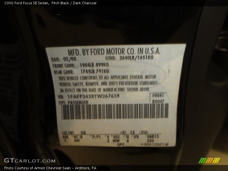 Pitch Black / Dark Charcoal 2000 Ford Focus SE Sedan