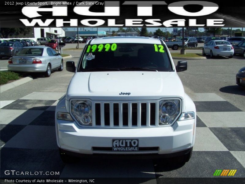 Bright White / Dark Slate Gray 2012 Jeep Liberty Sport