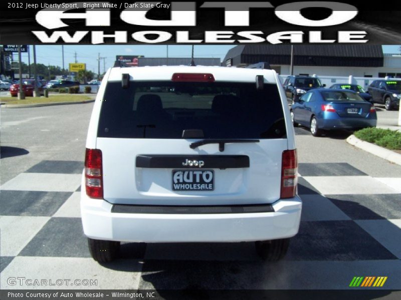 Bright White / Dark Slate Gray 2012 Jeep Liberty Sport