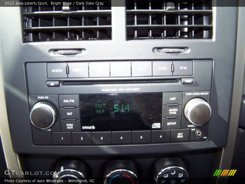 Bright White / Dark Slate Gray 2012 Jeep Liberty Sport