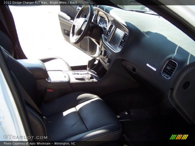 Bright White / Black 2012 Dodge Charger R/T Max