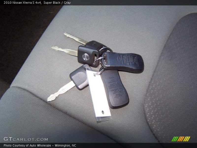 Super Black / Gray 2010 Nissan Xterra S 4x4