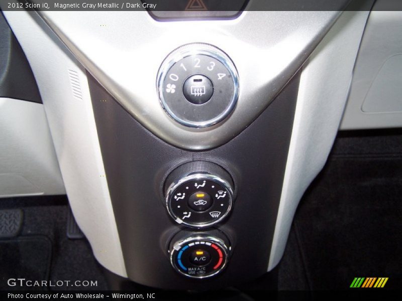 Magnetic Gray Metallic / Dark Gray 2012 Scion iQ