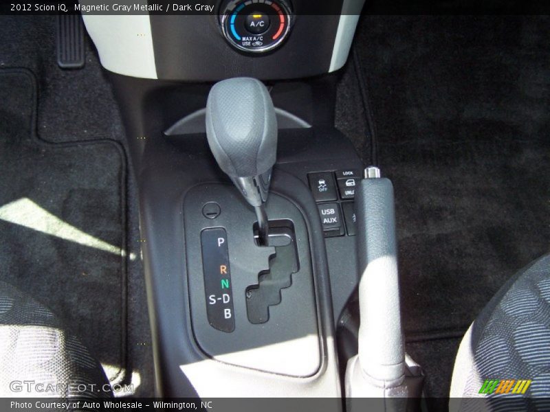 Magnetic Gray Metallic / Dark Gray 2012 Scion iQ