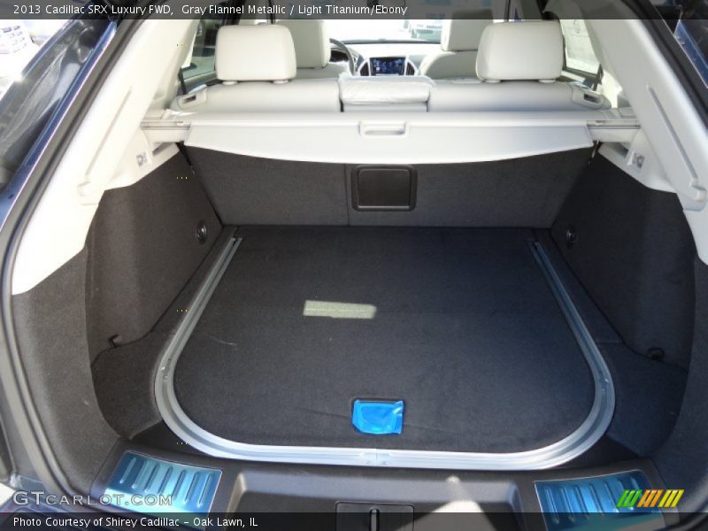 Gray Flannel Metallic / Light Titanium/Ebony 2013 Cadillac SRX Luxury FWD
