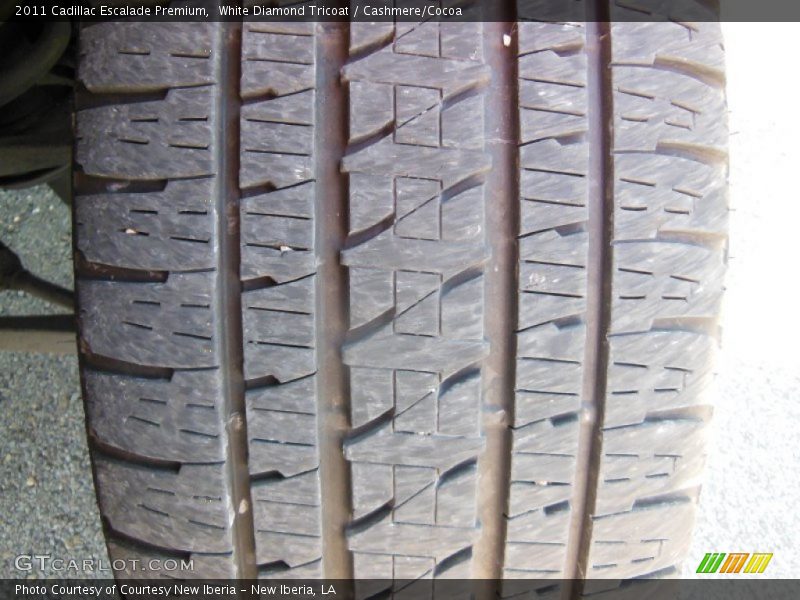 White Diamond Tricoat / Cashmere/Cocoa 2011 Cadillac Escalade Premium