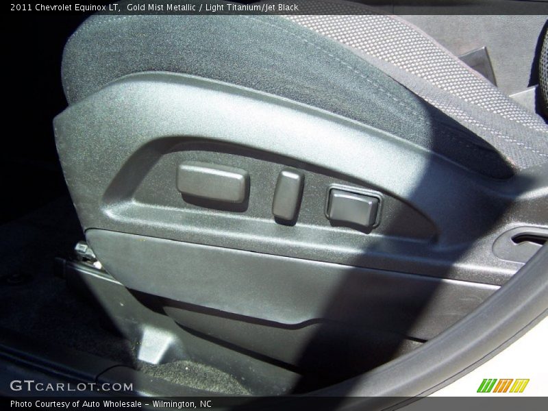 Gold Mist Metallic / Light Titanium/Jet Black 2011 Chevrolet Equinox LT