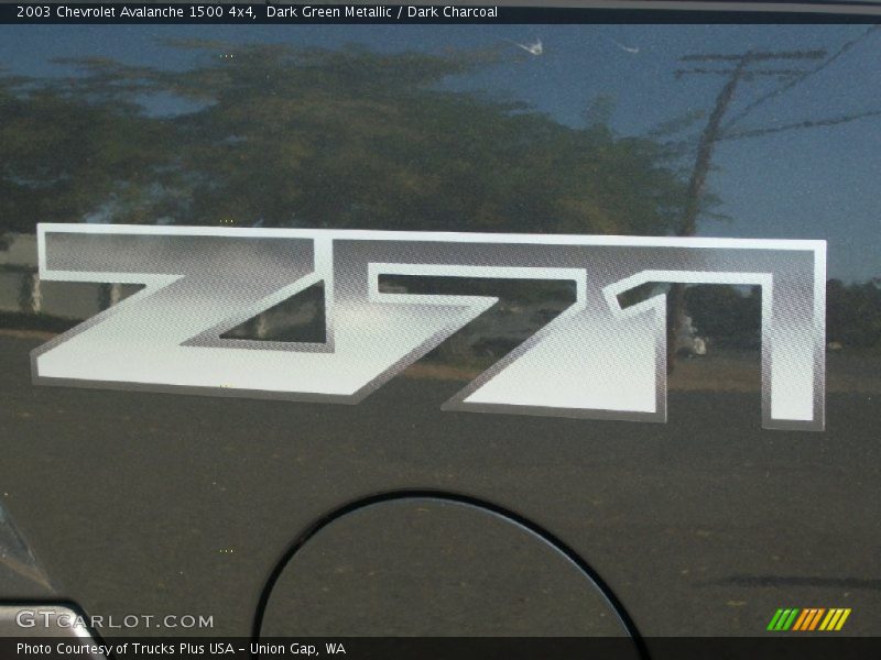 Dark Green Metallic / Dark Charcoal 2003 Chevrolet Avalanche 1500 4x4