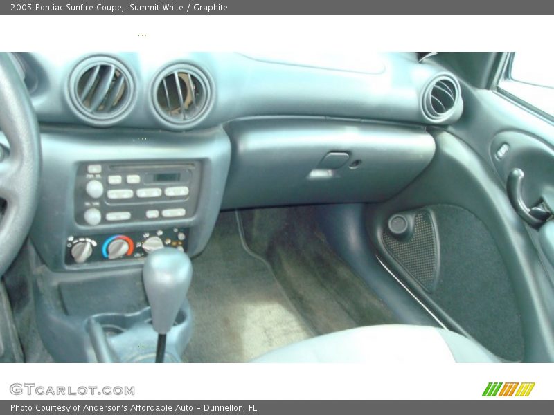 Summit White / Graphite 2005 Pontiac Sunfire Coupe