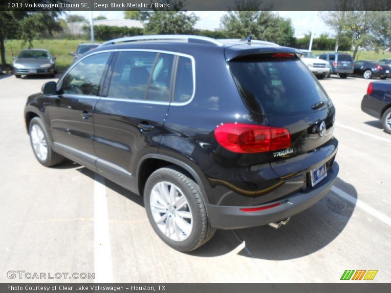 Deep Black Metallic / Black 2013 Volkswagen Tiguan SE