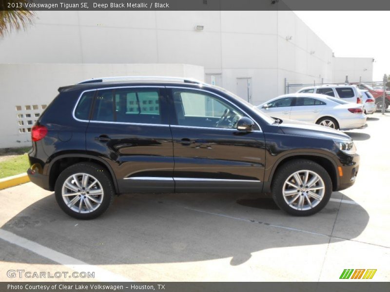 Deep Black Metallic / Black 2013 Volkswagen Tiguan SE