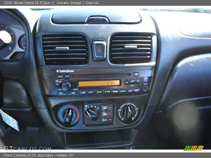 Controls of 2005 Sentra SE-R Spec V