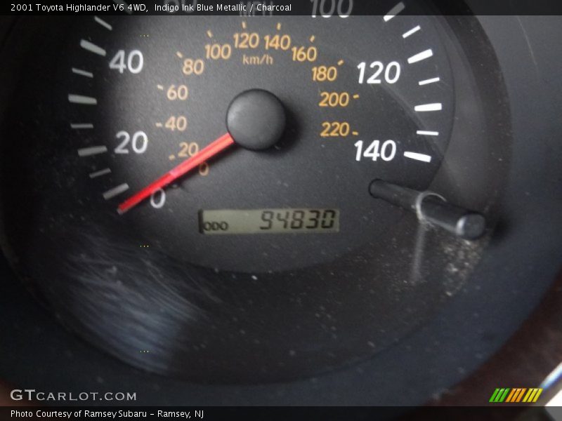Indigo Ink Blue Metallic / Charcoal 2001 Toyota Highlander V6 4WD