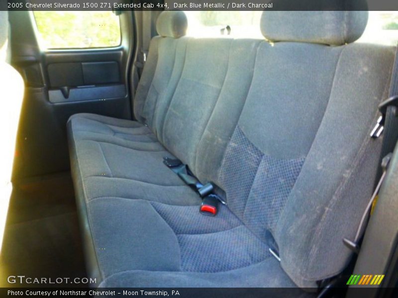 Dark Blue Metallic / Dark Charcoal 2005 Chevrolet Silverado 1500 Z71 Extended Cab 4x4