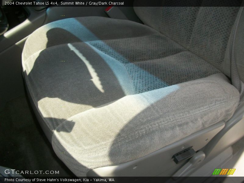 Summit White / Gray/Dark Charcoal 2004 Chevrolet Tahoe LS 4x4