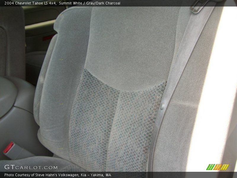 Summit White / Gray/Dark Charcoal 2004 Chevrolet Tahoe LS 4x4