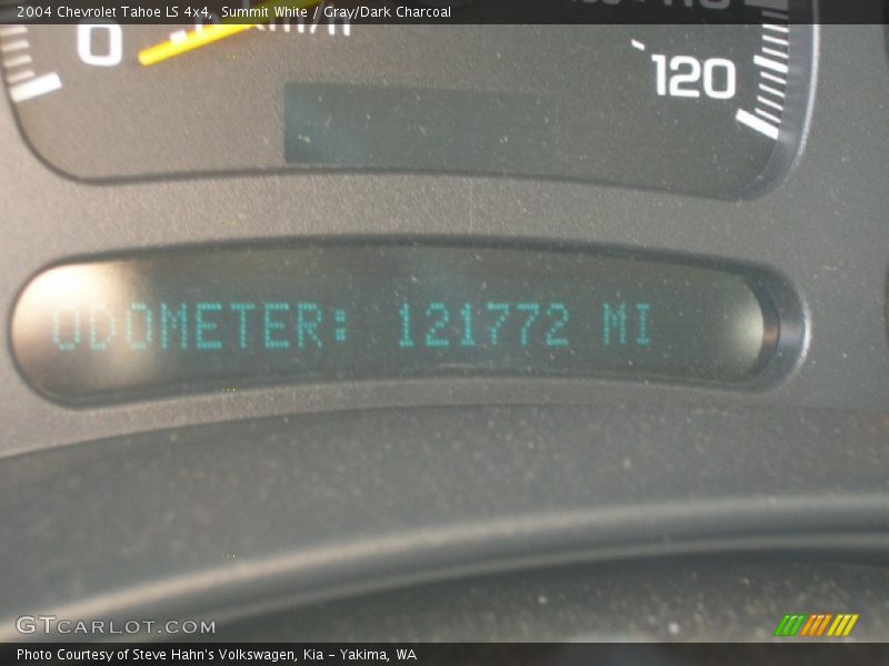 Summit White / Gray/Dark Charcoal 2004 Chevrolet Tahoe LS 4x4