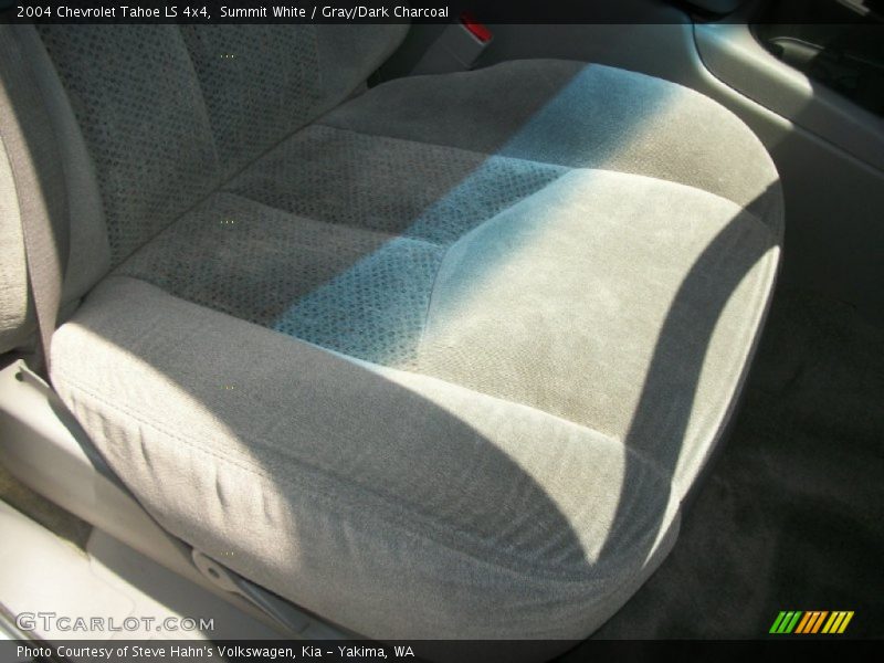 Summit White / Gray/Dark Charcoal 2004 Chevrolet Tahoe LS 4x4
