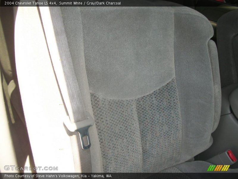 Summit White / Gray/Dark Charcoal 2004 Chevrolet Tahoe LS 4x4