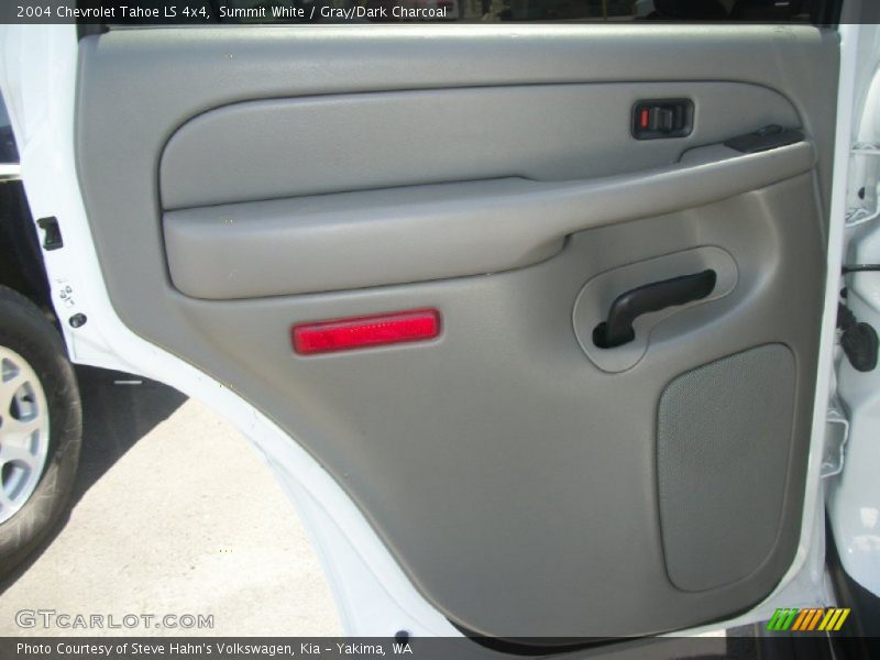 Summit White / Gray/Dark Charcoal 2004 Chevrolet Tahoe LS 4x4