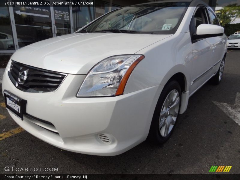 Aspen White / Charcoal 2010 Nissan Sentra 2.0 S