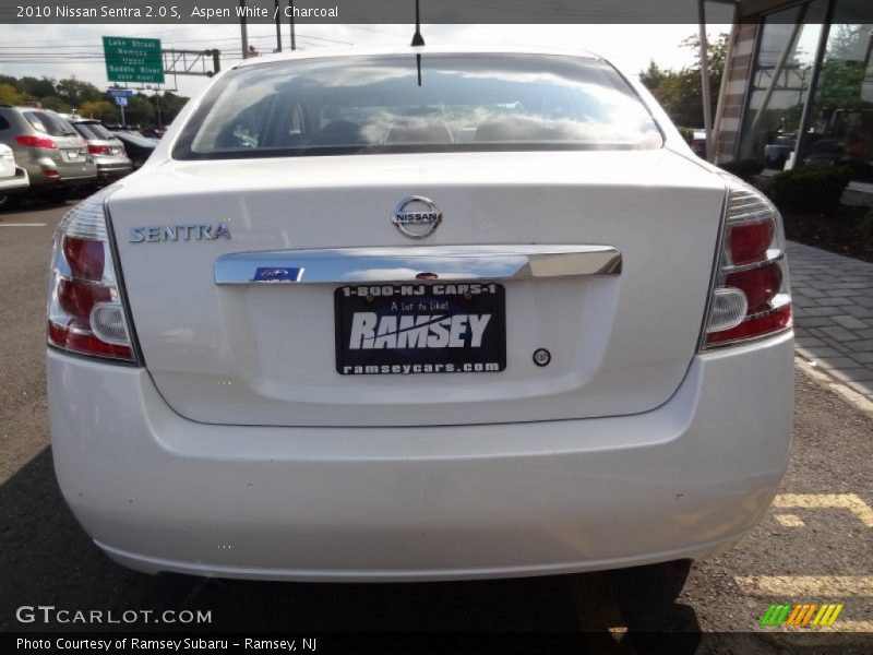 Aspen White / Charcoal 2010 Nissan Sentra 2.0 S