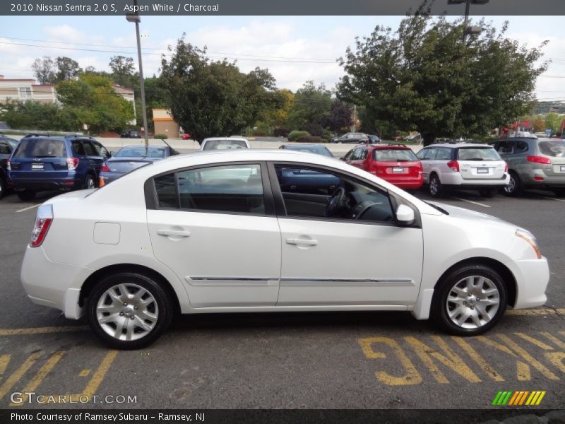 Aspen White / Charcoal 2010 Nissan Sentra 2.0 S