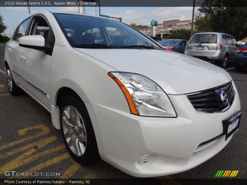 Aspen White / Charcoal 2010 Nissan Sentra 2.0 S