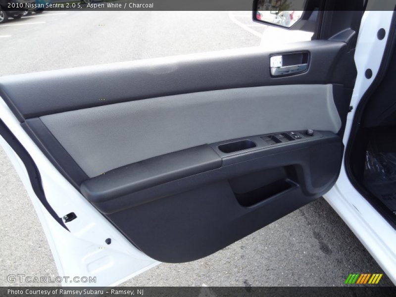 Aspen White / Charcoal 2010 Nissan Sentra 2.0 S