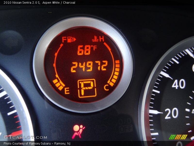 Aspen White / Charcoal 2010 Nissan Sentra 2.0 S