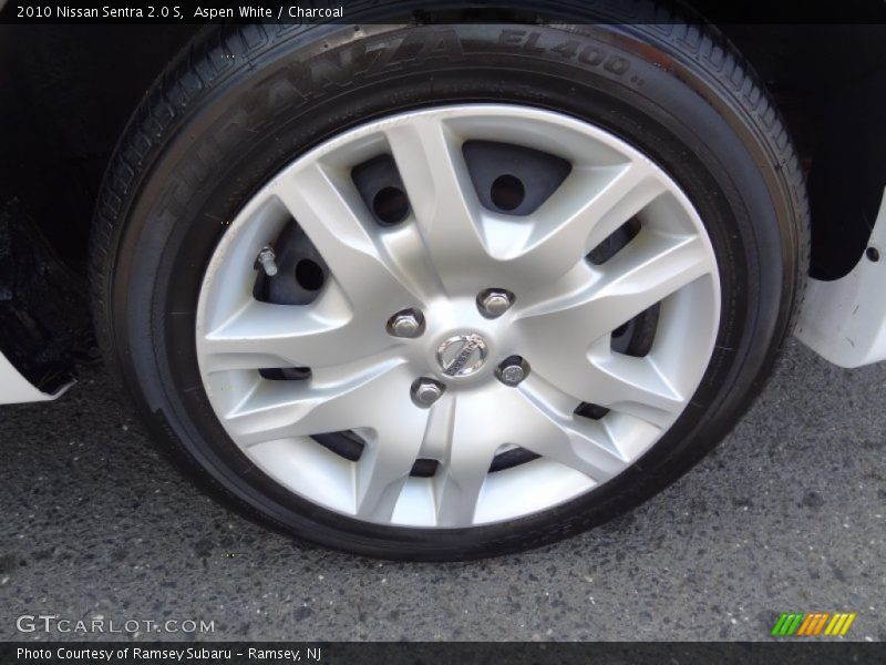 Aspen White / Charcoal 2010 Nissan Sentra 2.0 S