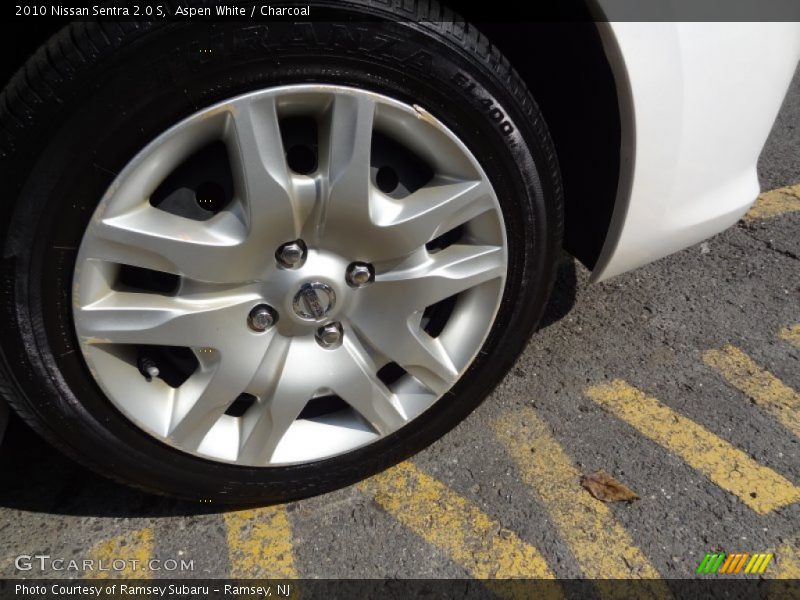 Aspen White / Charcoal 2010 Nissan Sentra 2.0 S