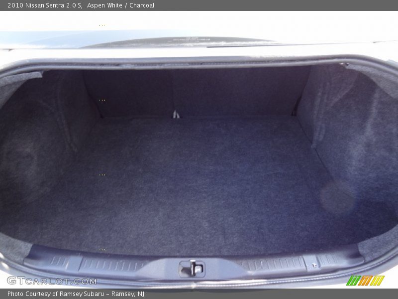 Aspen White / Charcoal 2010 Nissan Sentra 2.0 S