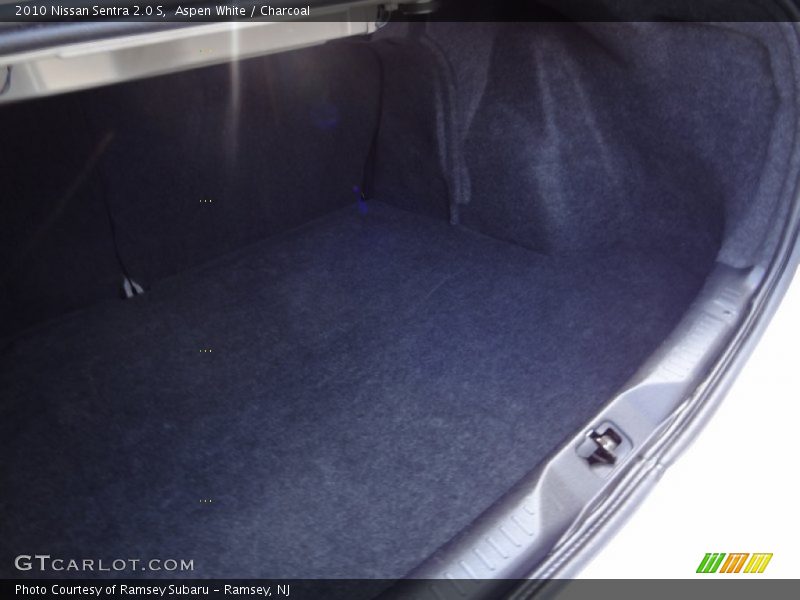 Aspen White / Charcoal 2010 Nissan Sentra 2.0 S
